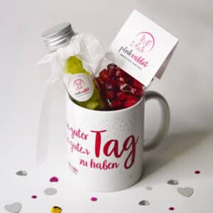 Geschenk-Set Guter Tag. Tasse mit Spruch und zwei verschiedenen Bonbon Sorten nach Wahl